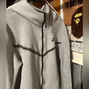 Grey nike tech